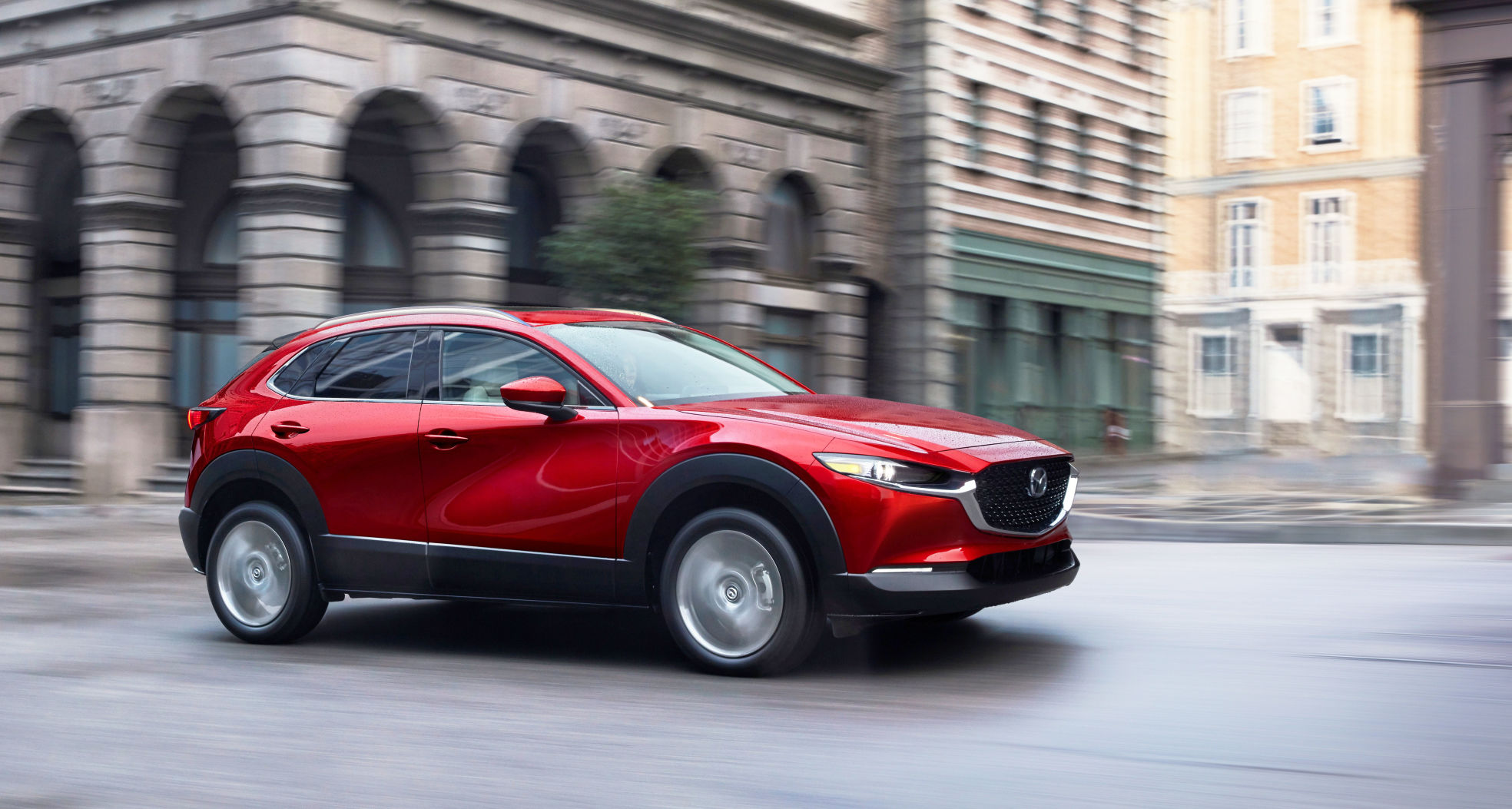Slotting between CX-3 and CX-5 in Mazda’s crossover SUV lineup, the all-new CX-30 compact crossover looks as beautiful as it rides, drives and handles.
